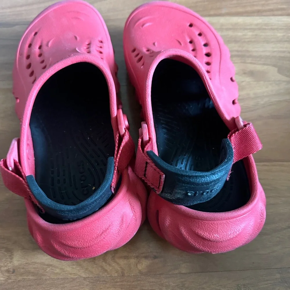 Crocs J2 Size 2‎ Toddler Kids Red Classic Clog Sandals Shoes
